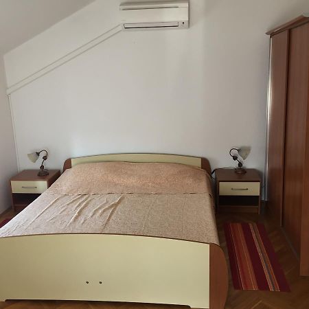 Tri Srca Apartments & Rooms Funtana Luaran gambar
