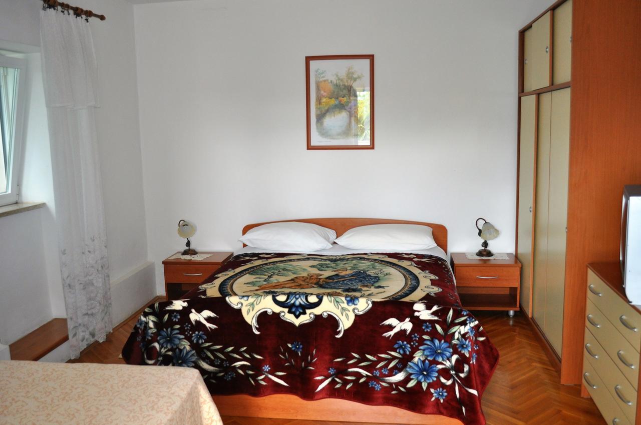 Tri Srca Apartments & Rooms Funtana Luaran gambar