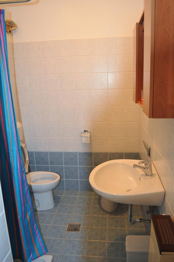 Tri Srca Apartments & Rooms Funtana Luaran gambar