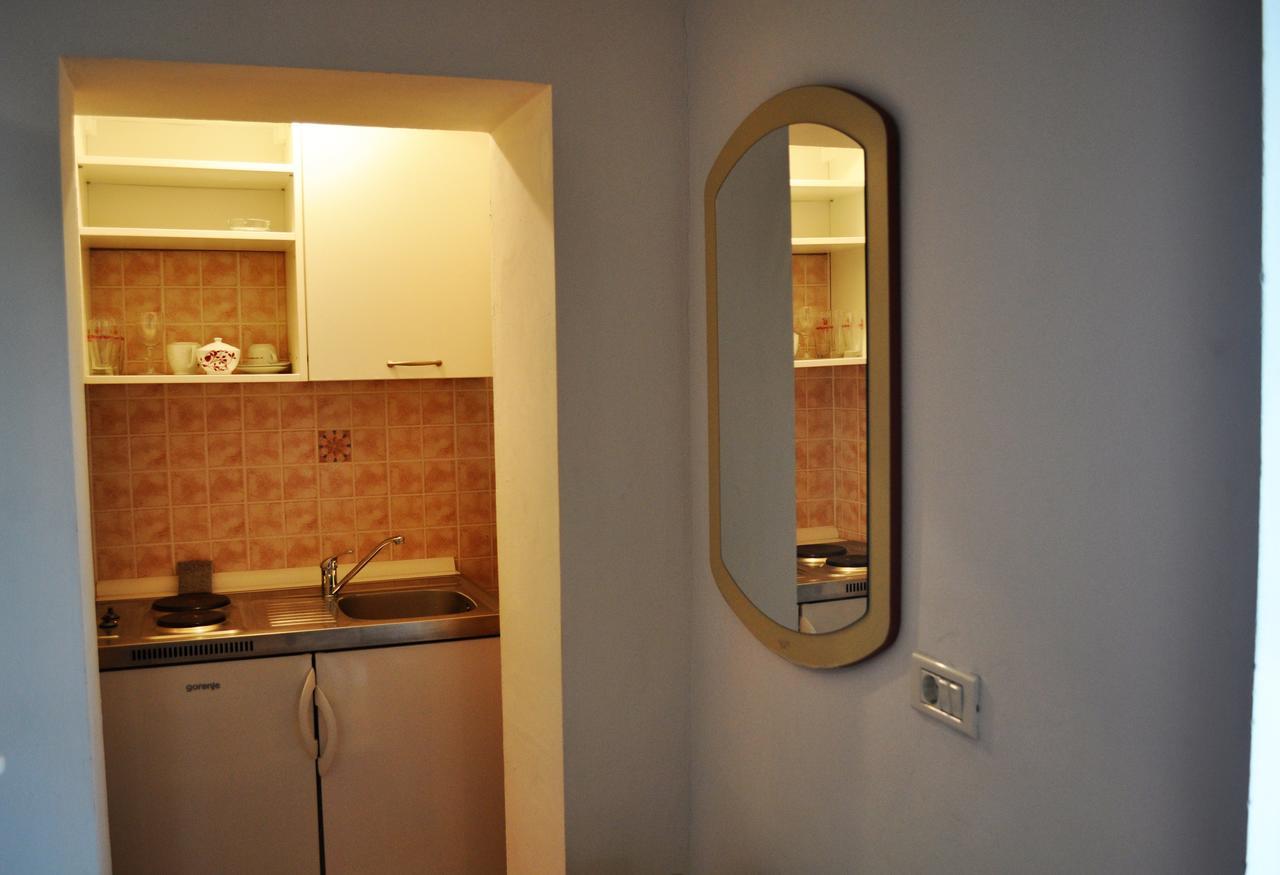 Tri Srca Apartments & Rooms Funtana Luaran gambar