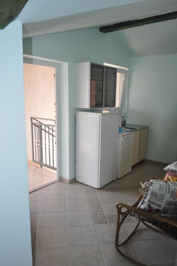 Tri Srca Apartments & Rooms Funtana Luaran gambar