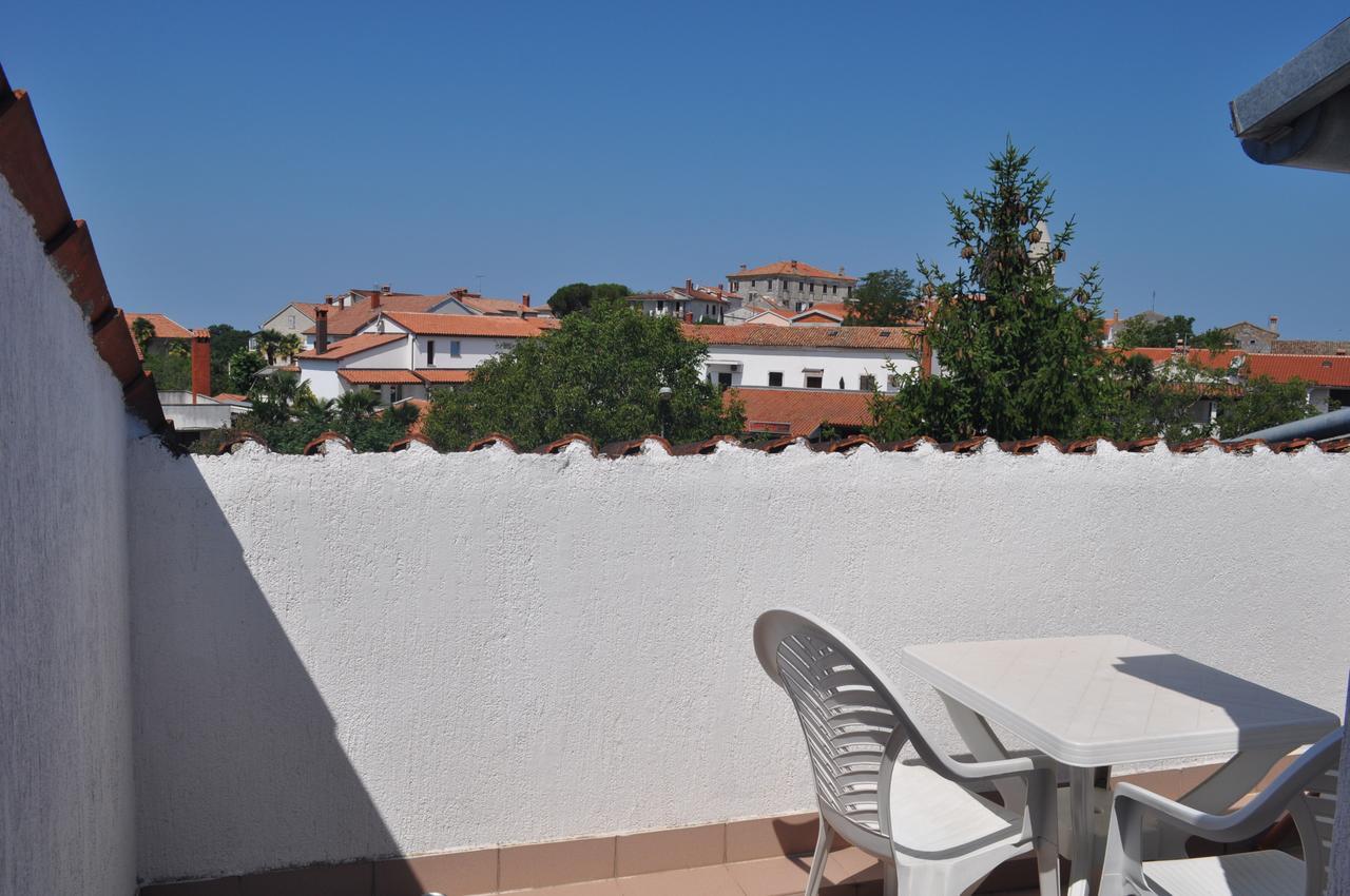 Tri Srca Apartments & Rooms Funtana Luaran gambar