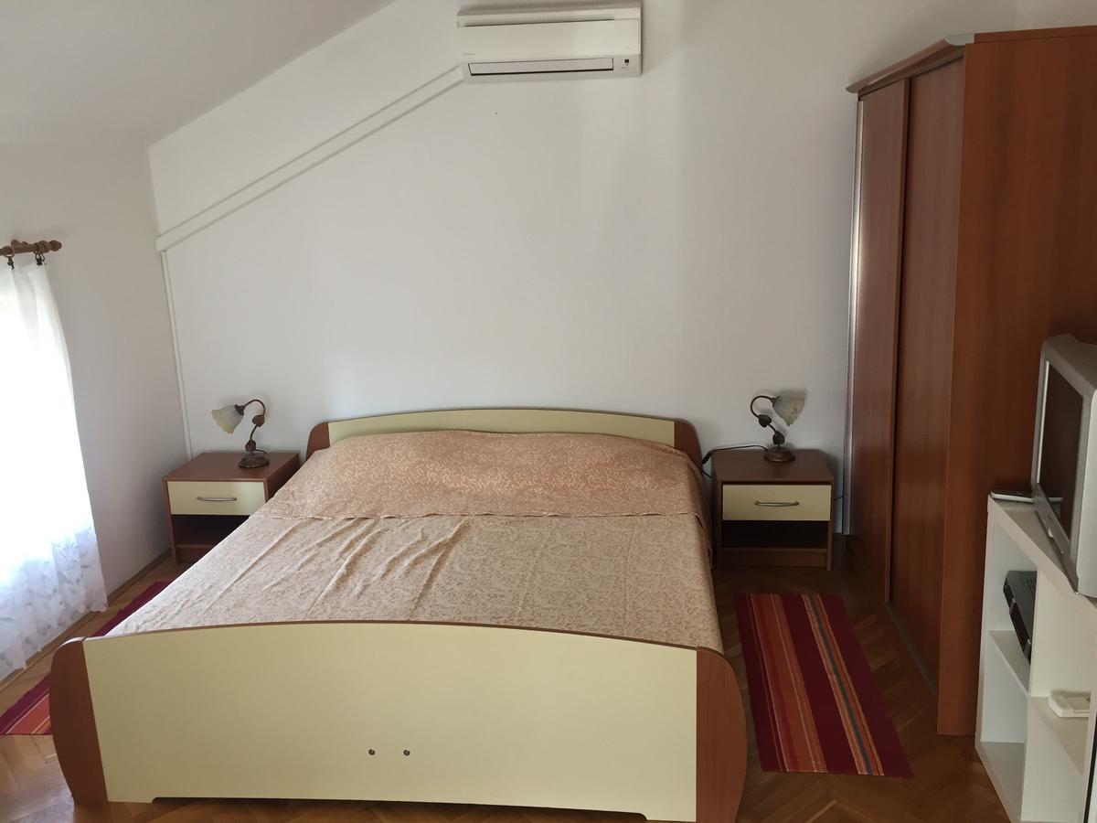 Tri Srca Apartments & Rooms Funtana Luaran gambar