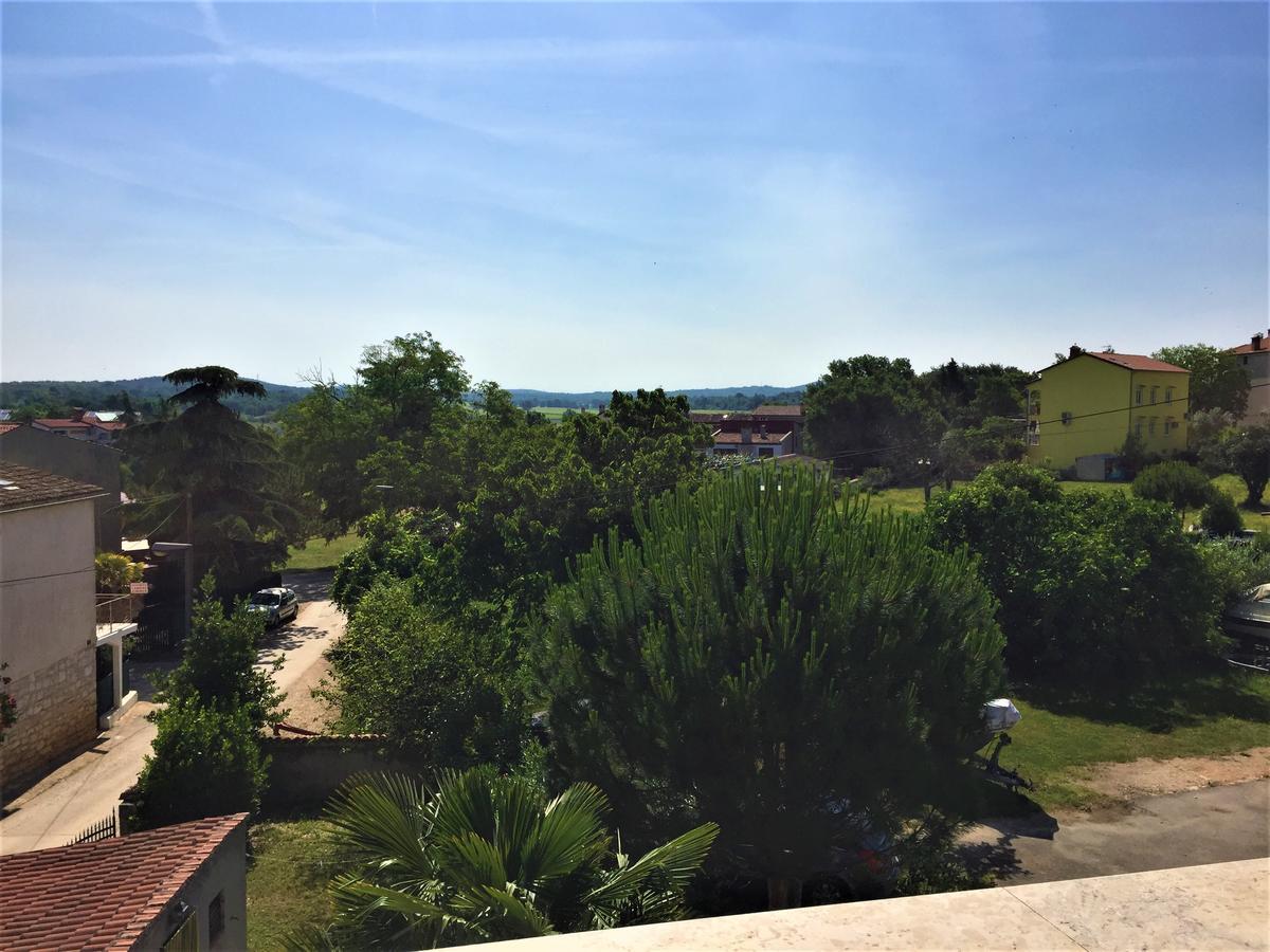 Tri Srca Apartments & Rooms Funtana Luaran gambar